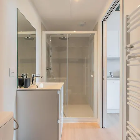 Appartement équipé Côté Rue, Parking Gratuit *