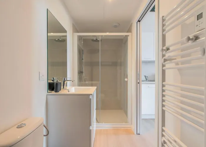 Appartement équipé Côté Rue, Parking Gratuit *